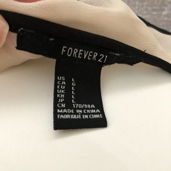 White button down tie front Blouse - Picture 3 of 3